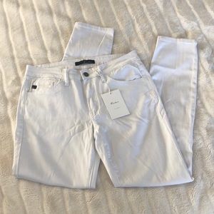 BNWT KanCan mid rise skinny Jean